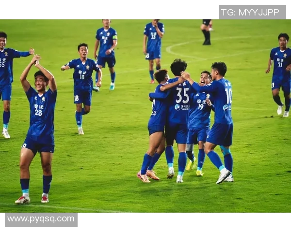 天赋平平却依然闪耀的足球明星们的奋斗与成功故事