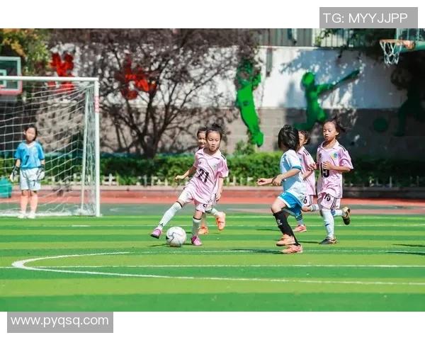 男童足球明星球衣热销让孩子们在绿茵场上尽显风采与激情